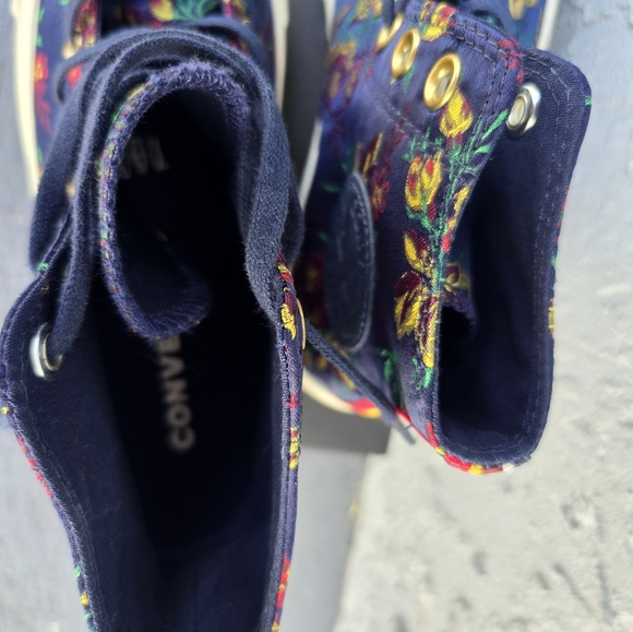 Floral converse - Picture 3 of 5